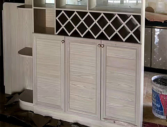 家用全鋁屏風(fēng)柜裝修效果圖