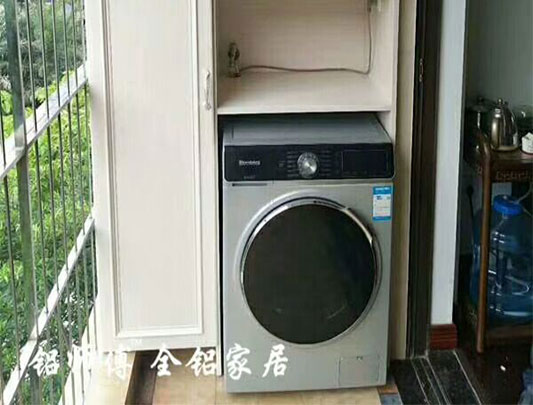 鋁師傅陽臺全鋁家具多功能洗衣機(jī)浴室柜裝修效果圖 鋁師傅陽臺全鋁家具多功能洗衣機(jī)浴室柜裝修效果圖