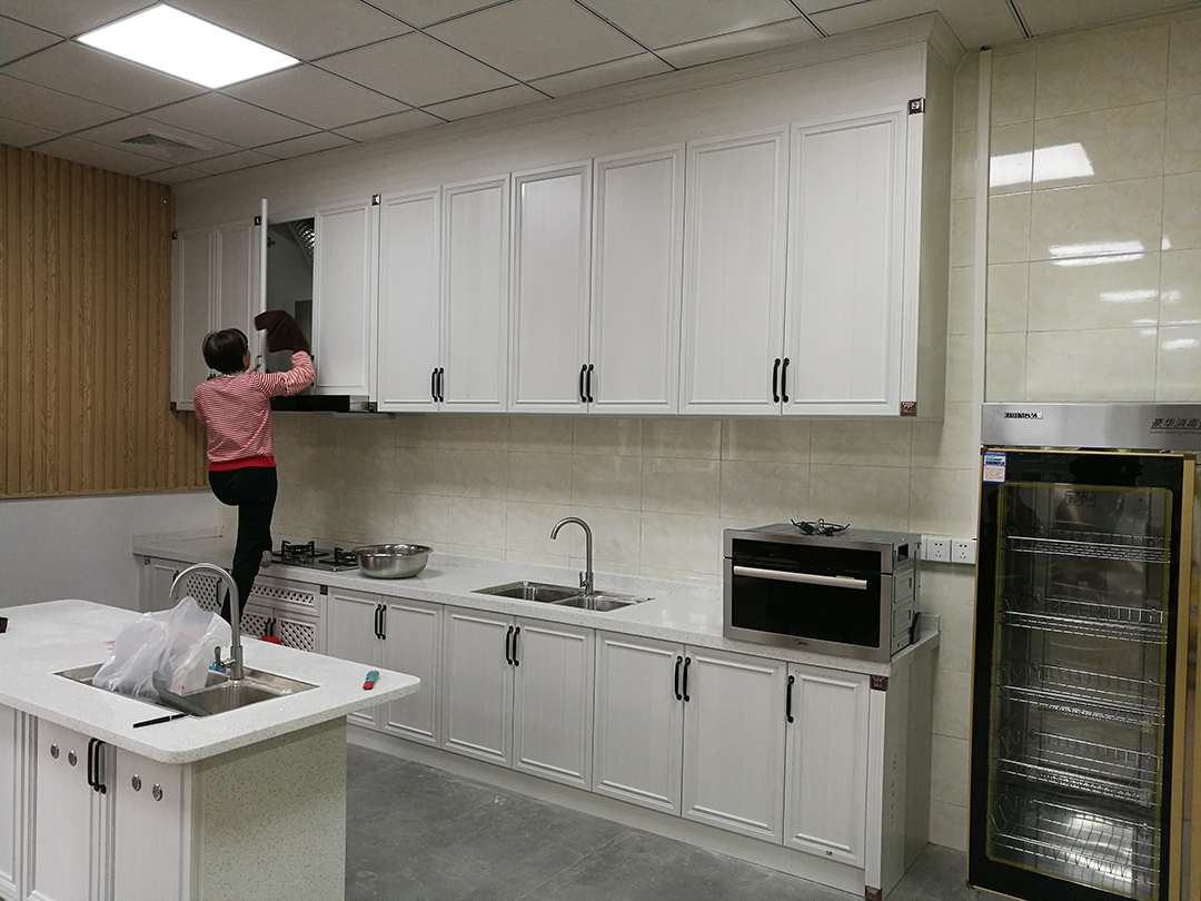 看完這些白色全鋁家居，只想說：給我也整一個(gè)