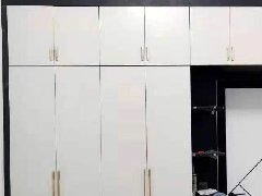 選擇衣柜時，用“木工打制”還是“全鋁定制”