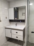 高級的衛(wèi)生間，還缺個浴室柜